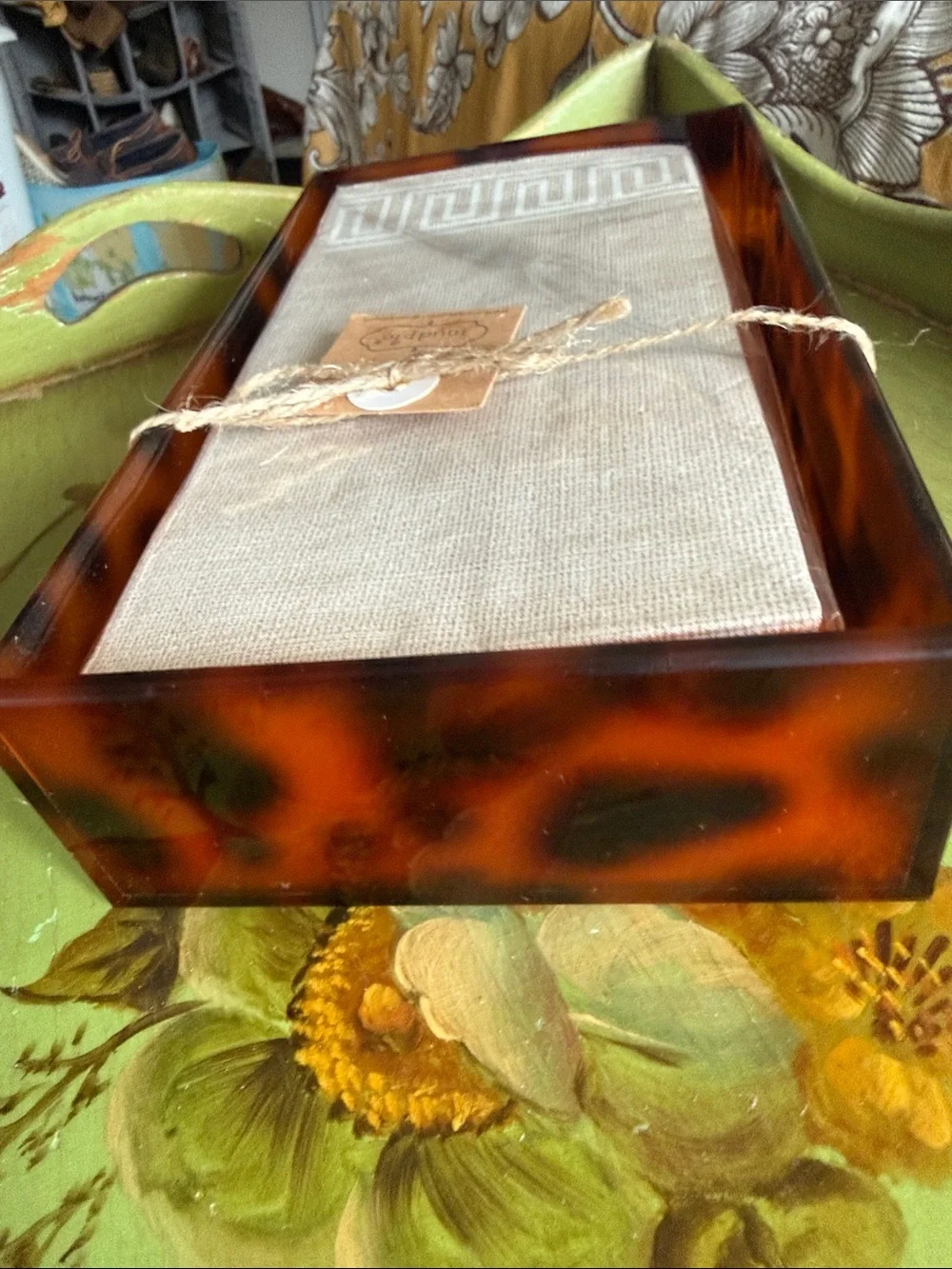 Mud Pie Tortoiseshell Napkin Box with Cream Linen Napkins